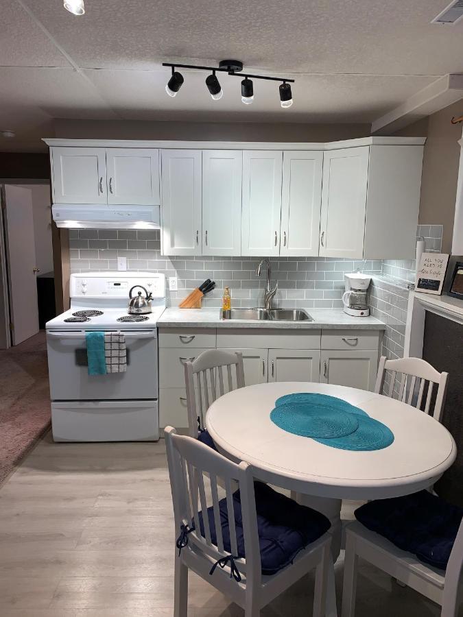 Newly Renovated Basement Suite! Lethbridge Zewnętrze zdjęcie